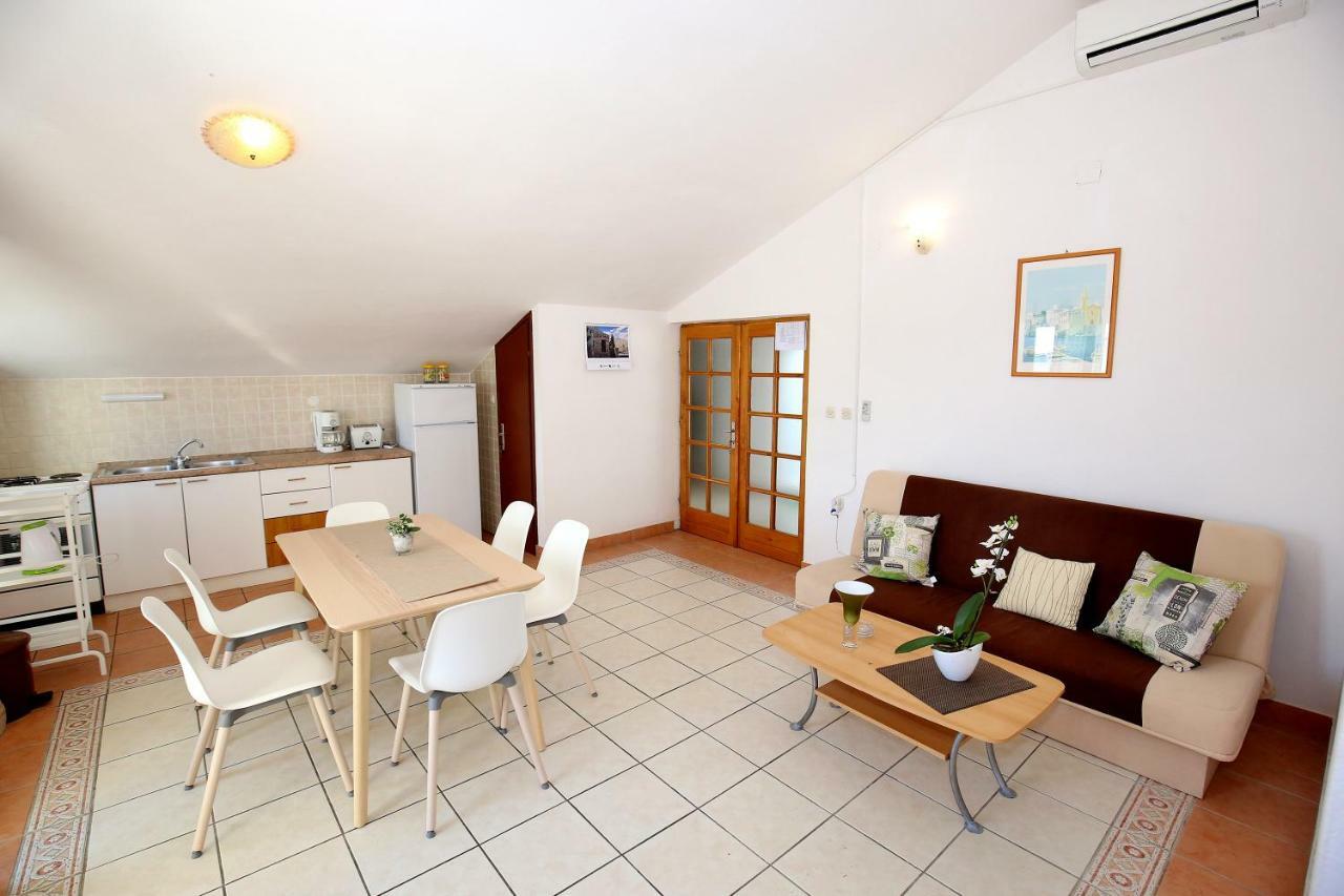 Apartments Ines Murter Luaran gambar